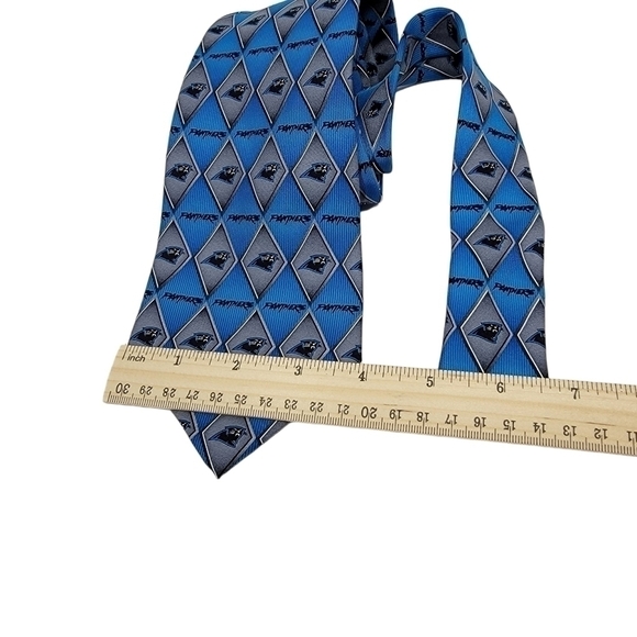 NFL Carolina Panthers Neck Tie Diamond Black Blue 100% Silk Football T02 - Picture 3 of 5